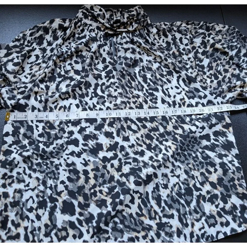 Vince Camuto Top Printed Mock-Neck Cutout Ruffle Sleeve Animal Print Size Large